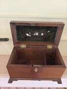 Tea caddy box w/ top handle, inlaid escutcheon, ogee bracket feet