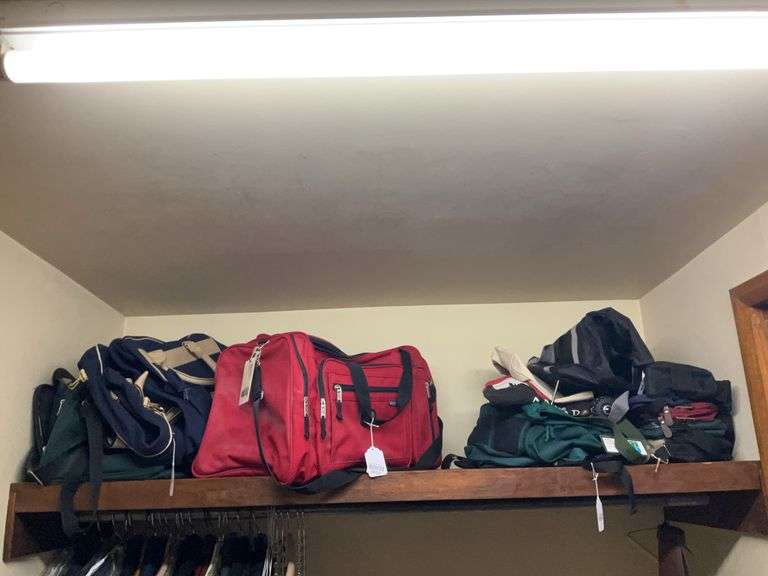 Contents of shelf: carry all bags