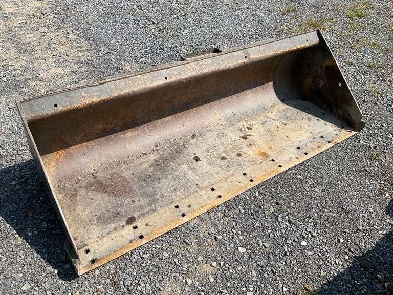 New Holland 78" smooth bucket, fits Lot 4958.