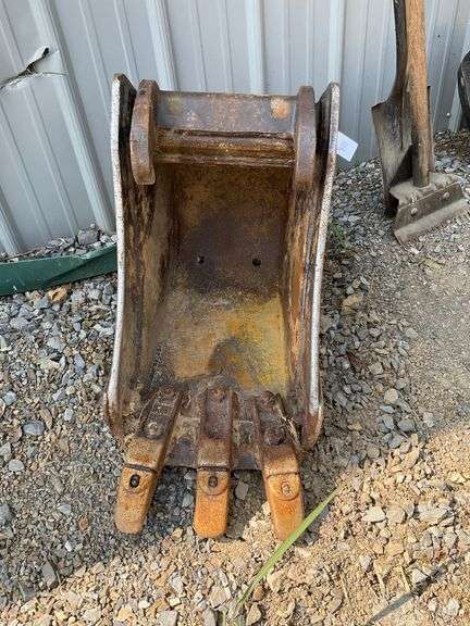 Bobcat 1 ft bucket, Fits lot 4952