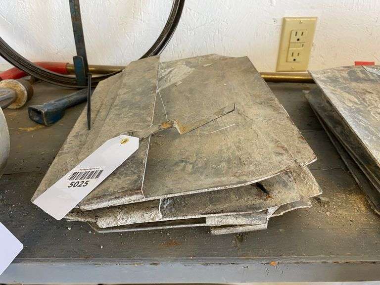 Concrete float-clip on pads for 36" power trowel