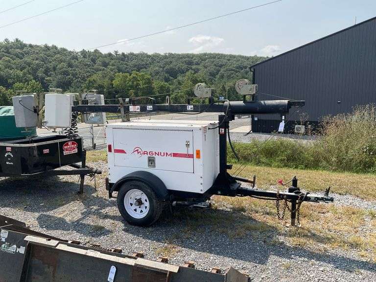 Magnum light tower with Kubota diesel engine, 1739 hours