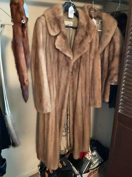 Vintage Muscalus Furs fur coat