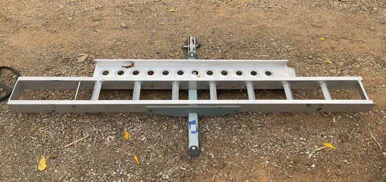 Hitch mount motorcycle carrier