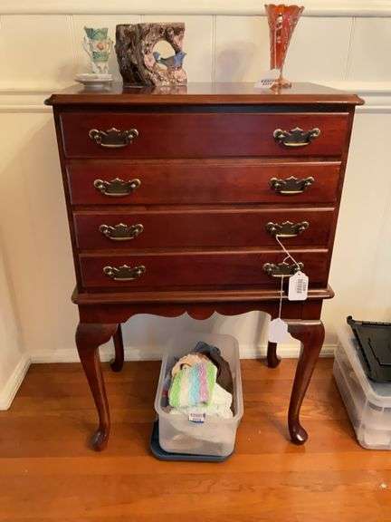 Queen Anne flatware chest stand - no contents 25x15x36