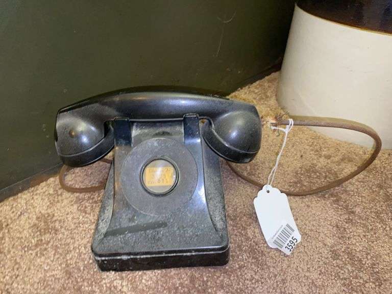 Antique desk telephone