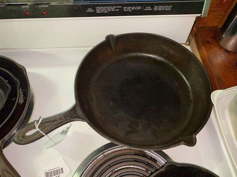 No. 10 cast iron skillet