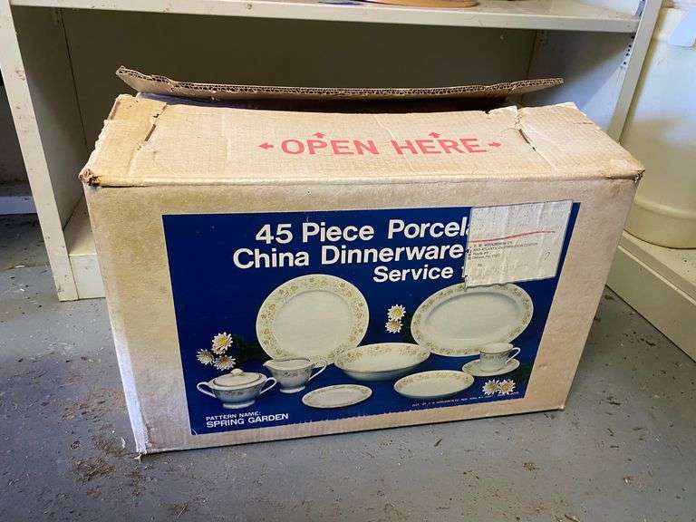 China dinnerware set in box, see photos for details.