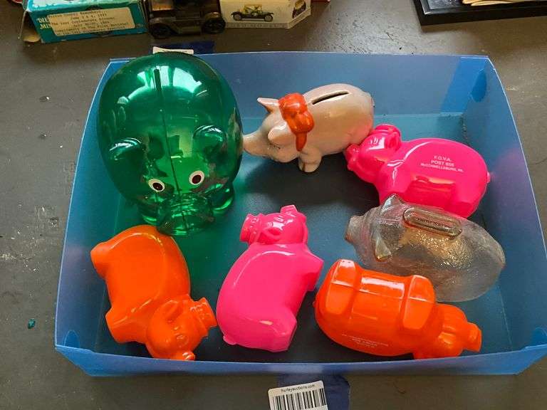 Piggy banks in ceramic, glass, and plastic, including FOVA/McConnellsburg
