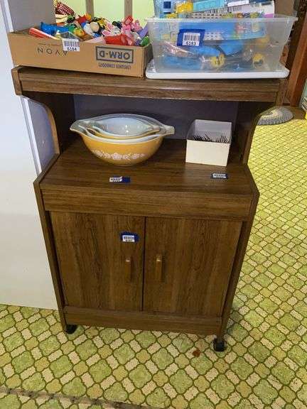 Rolling kitchen stand - no contents 25x40x17