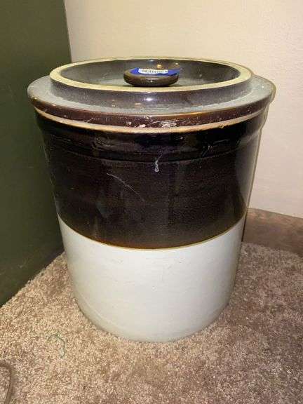 5-gallon 2-tone stoneware crock w/ heart stamp