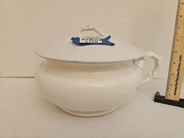 White porcelain chamber pot w/ matching lid