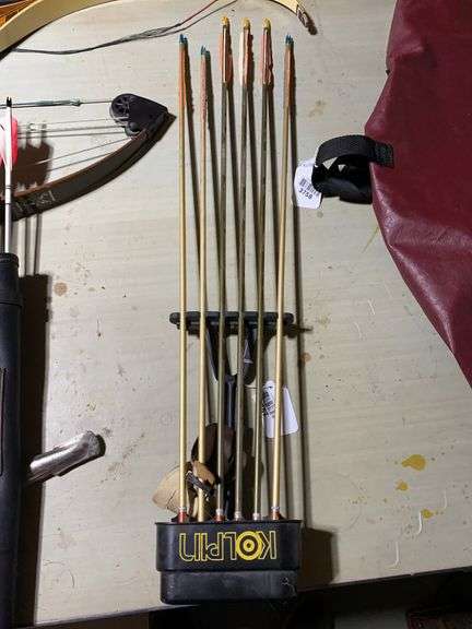 Kolpin quiver w/ hunting arrows