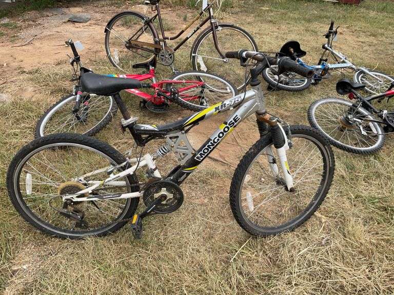 Mongoose XR-75 mountain bike - Hurley Real Estate & Auctions