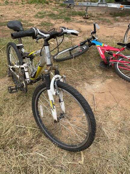 Mongoose XR-75 mountain bike - Hurley Real Estate & Auctions