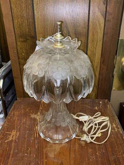 Glass accent lamp