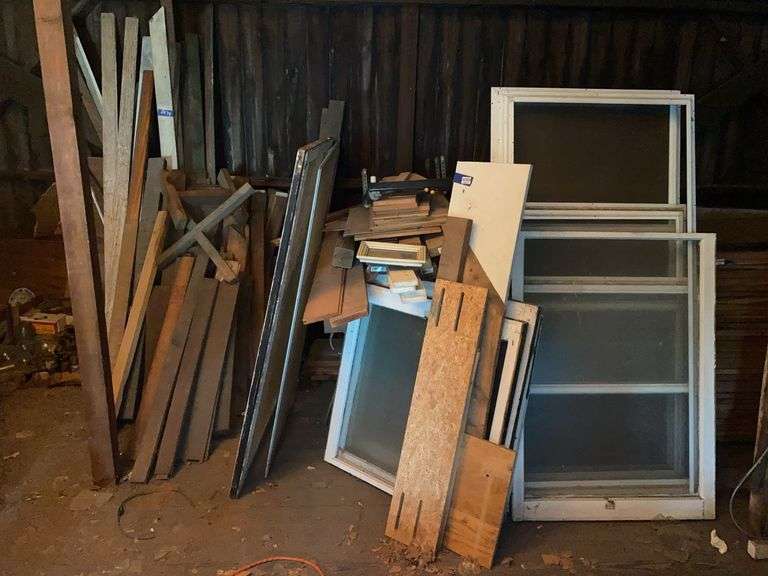 Scrap lumber, window sash - Hurley Real Estate & Auctions