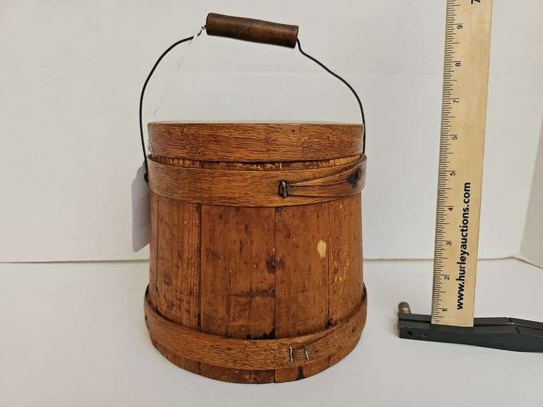 19c Small finger hinged Firkin w/ bale handle, 6 in H
