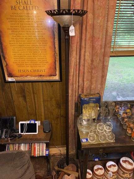 Torchiere floor lamp