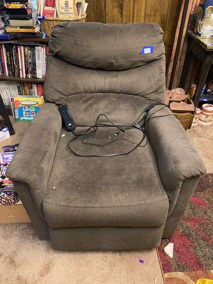 Puffy Lift Chair w/ hand control