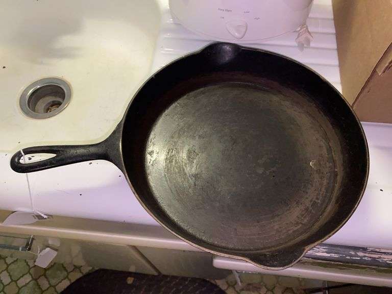 No. 10 cast iron skillet