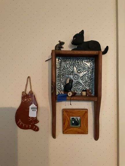Wall hangings: folk art cat decor items