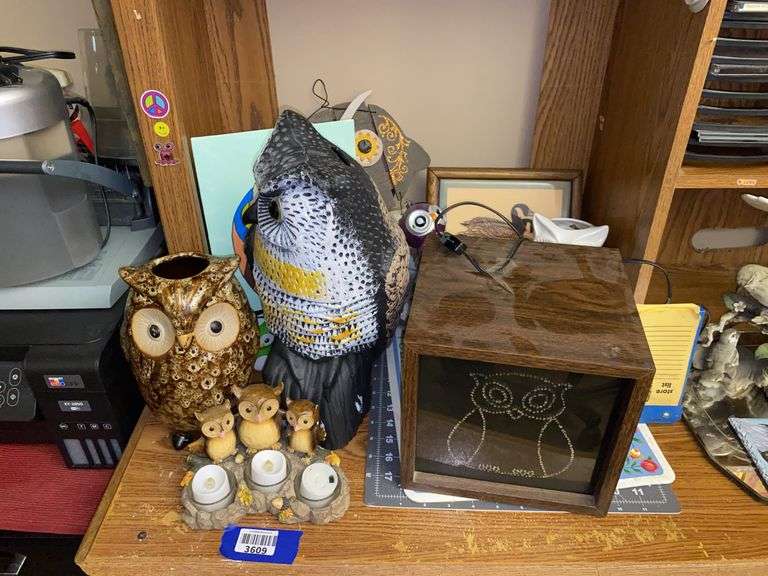 Owl accent lamp and owl figures and decor items, misc