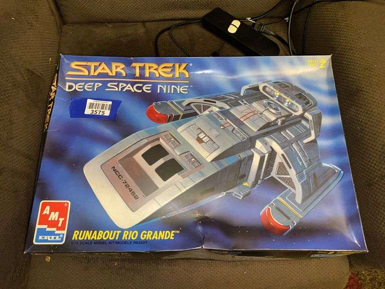 Ertl Star Trek Deep Space Nine Runabout Rio Grande model kit, in box