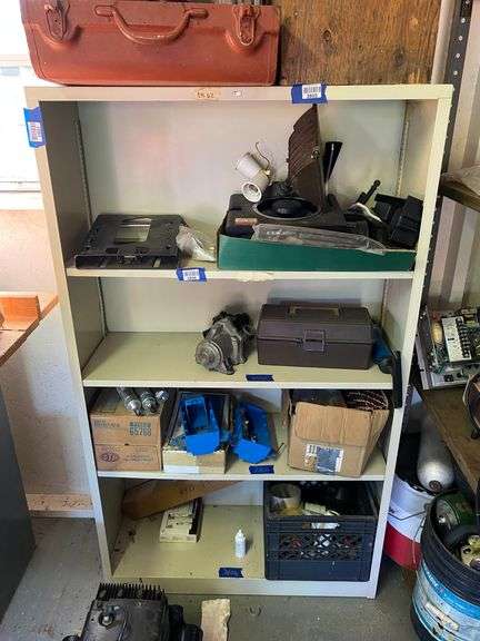 Metal shelf unit - no contents