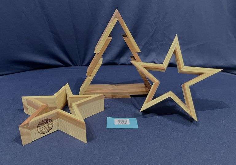 Set of Cedar Outlines - (2) Stars 8.5"L x 2.25"W x 8.5"H and (1) Tree 9.5"W x 2.25"W x 10.25"H