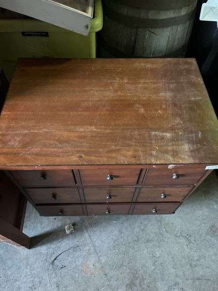 Dresser