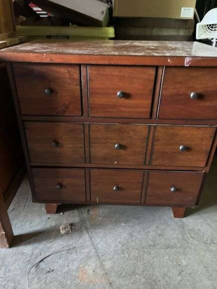 Dresser