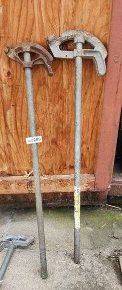 Pipe bender