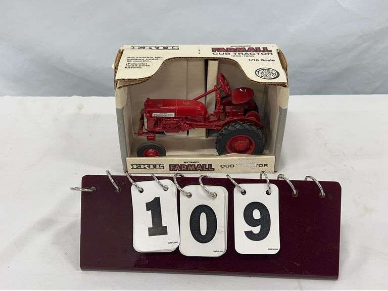 1/16 Scale  Ertl  McCormick Farmall cub tractor