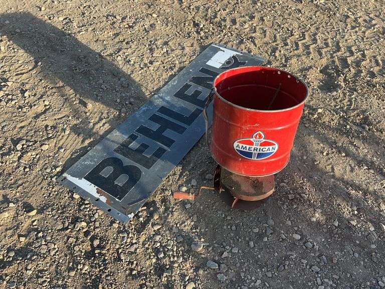 Spreader Sign Behlen Sign and American Standard Spreader - Integrity Auctioneers