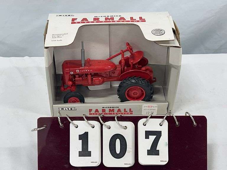 1/16 Scale  Ertl  McCormick Farmall super-a tractor