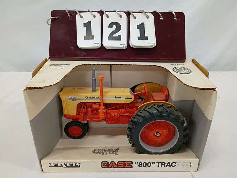 1/16 Scale  Ertl  Case 800 Diesel Tractor