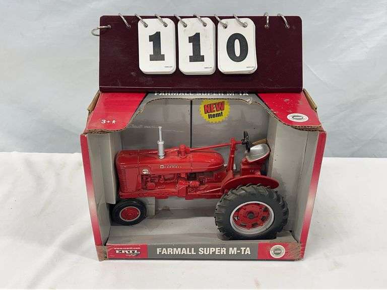 1/16 Scale  Ertl Britains / RC2  Case IH McCormick Farmall super M-TA - narrow front