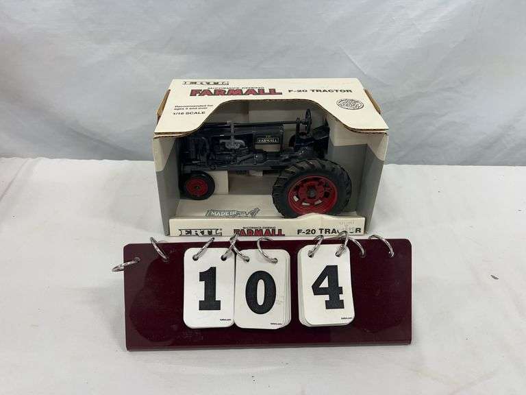 1/16 Scale  Ertl  McCormick Deering Farmall F-20 tractor