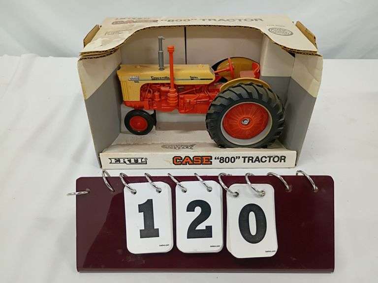 1/16 Scale  Ertl  Case 800 Diesel Tractor