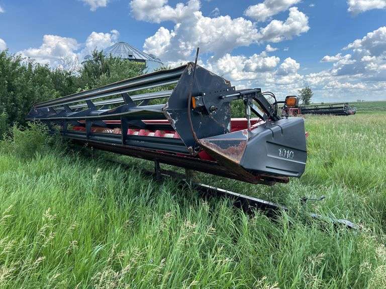Case-IH 1010 30ft Straight Header with Transport