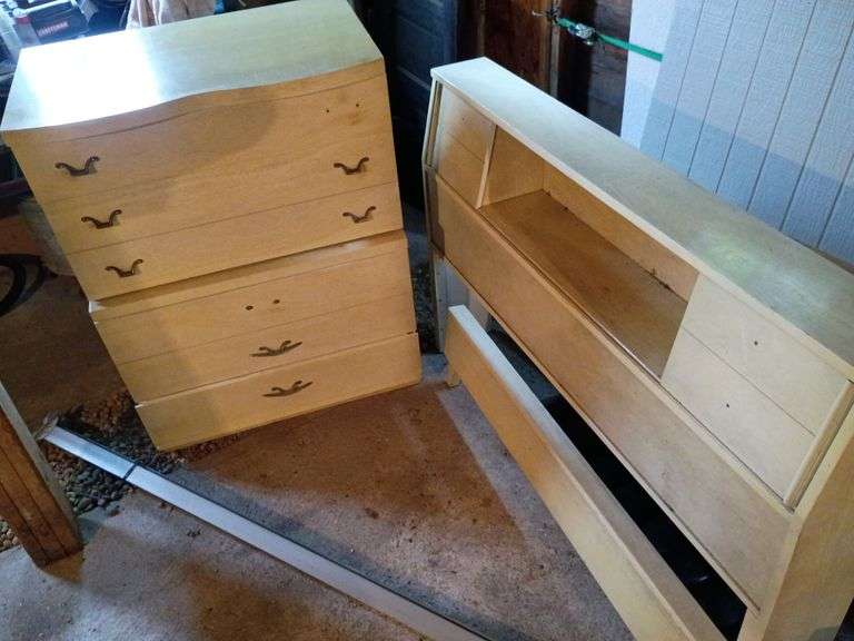 Chest of Drawers plus Head & Footboards
