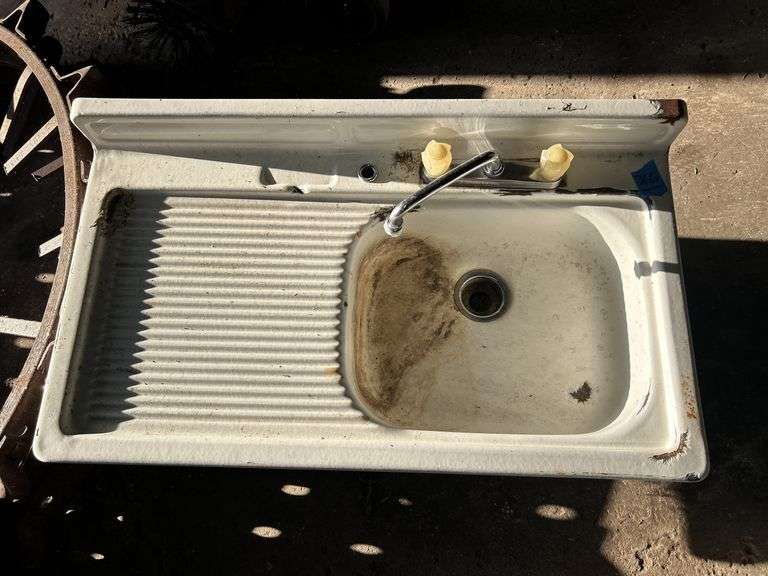 Enamel Sink