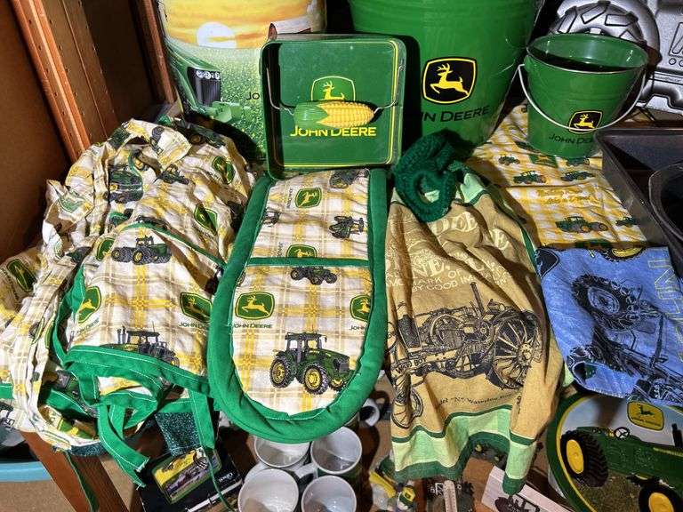 John Deere Cake Pan, Bakeware, Tinware, Aprons & More