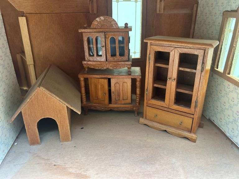 Dollhouse, Tote Of Dolls & Decor