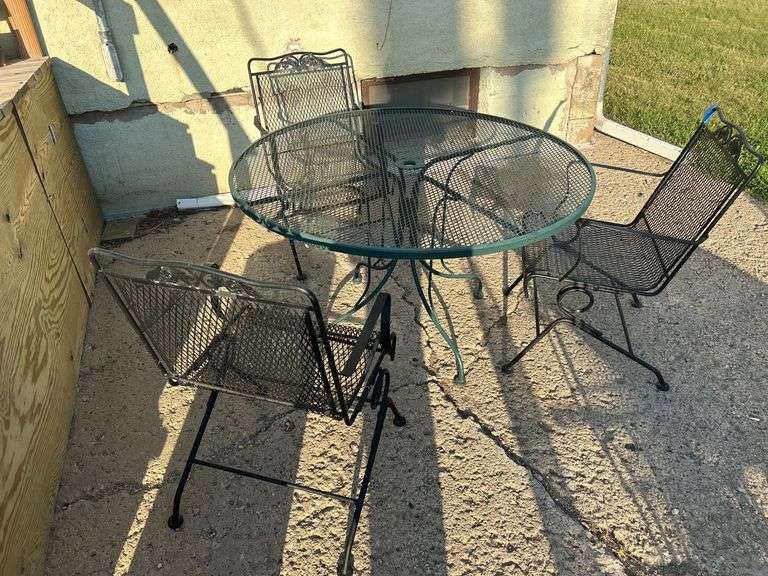 Round Metal Patio Table & 3 Chairs