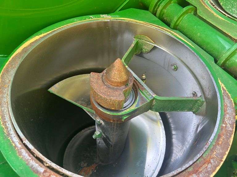 2013 Brent 1082 Grain Cart