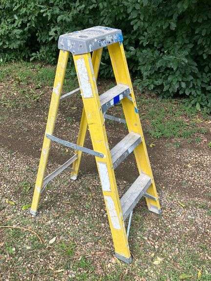 4-Ft Keller Step Ladder