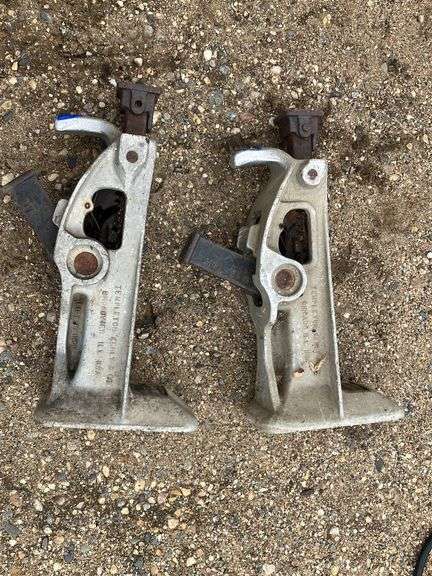 Simplex A-17 15-Ton Jacks