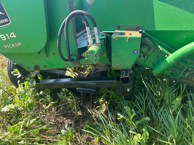 JD 914 Pickup Head with Trailer